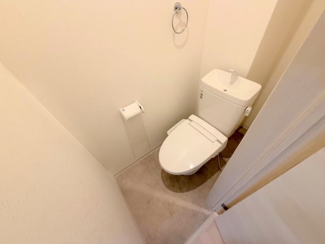 セレニティ小若江B棟のトイレ写真