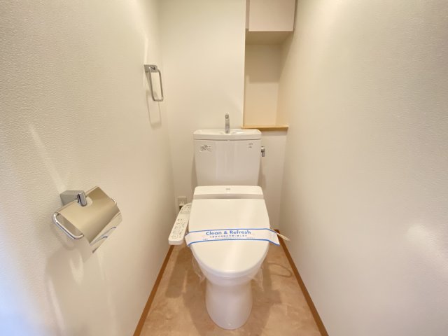 トイレ　同一タイプです。