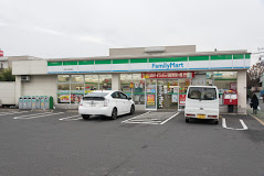 コンビニ　ファミリーマート 杉並人見街道店（コンビニ）まで111m