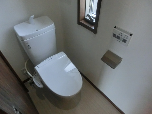 ＪＲ山陽本線 大久保駅 徒歩7分 2階建 築10年のトイレ写真