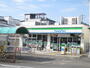 コンビニ　ファミリーマート（コンビニ）まで320m