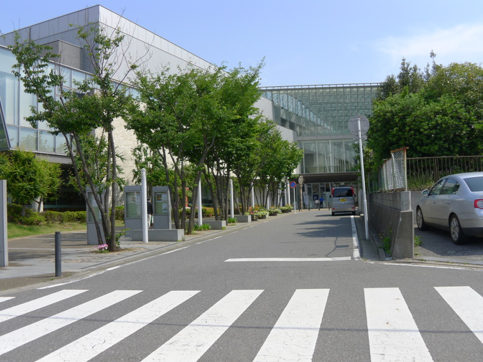 図書館　千葉市中央図書館（図書館）まで550m