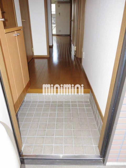 玄関　下駄箱のある玄関です