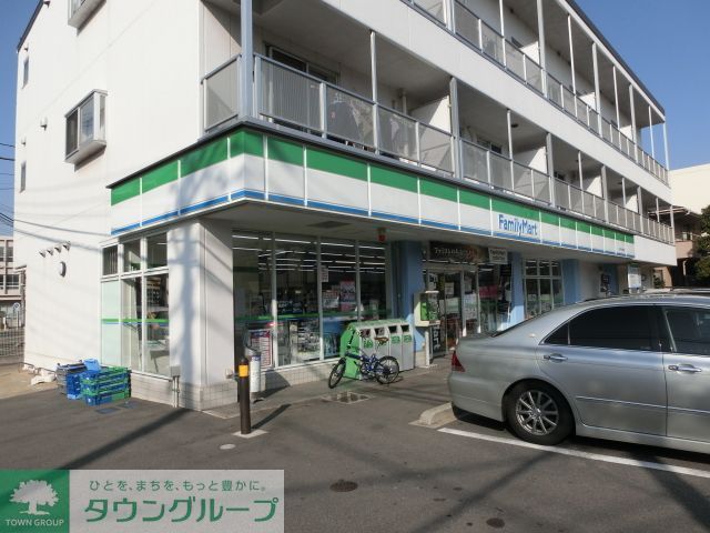 飲食店　ファミリーマート（飲食店）まで390m