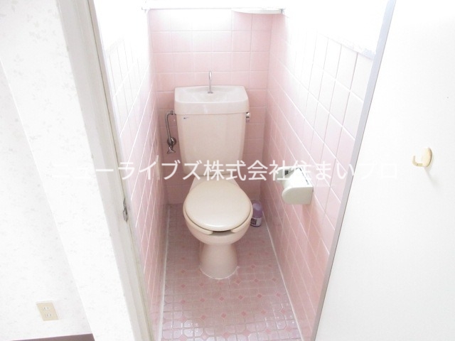 京阪本線 寝屋川市駅 徒歩20分 3階建 築35年のトイレ写真
