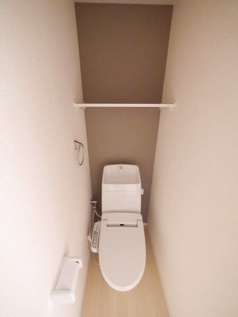 トイレ　★嬉しいウォシュレット付きのトイレです★