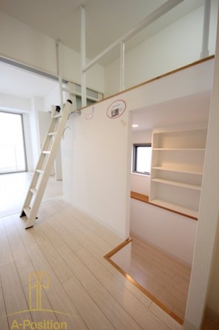 ARROW FIELDS貮番館の居間写真