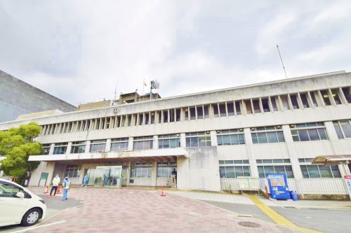 役所　柏原市役所（役所）まで872m