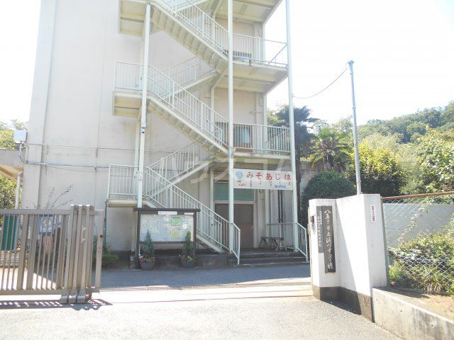 中学校　八王子市立浅川中学校（中学校）まで624m