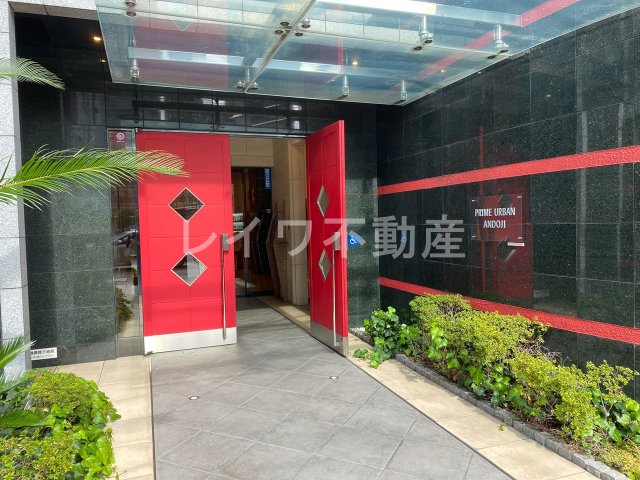エントランス　ゆとりのあるエントランスです