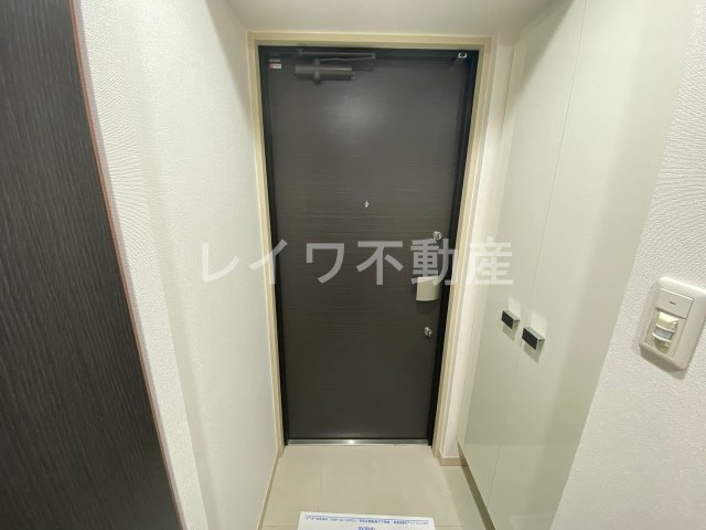 玄関　収納もある玄関です