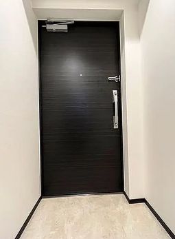 玄関　参考写真：別部屋タイプ