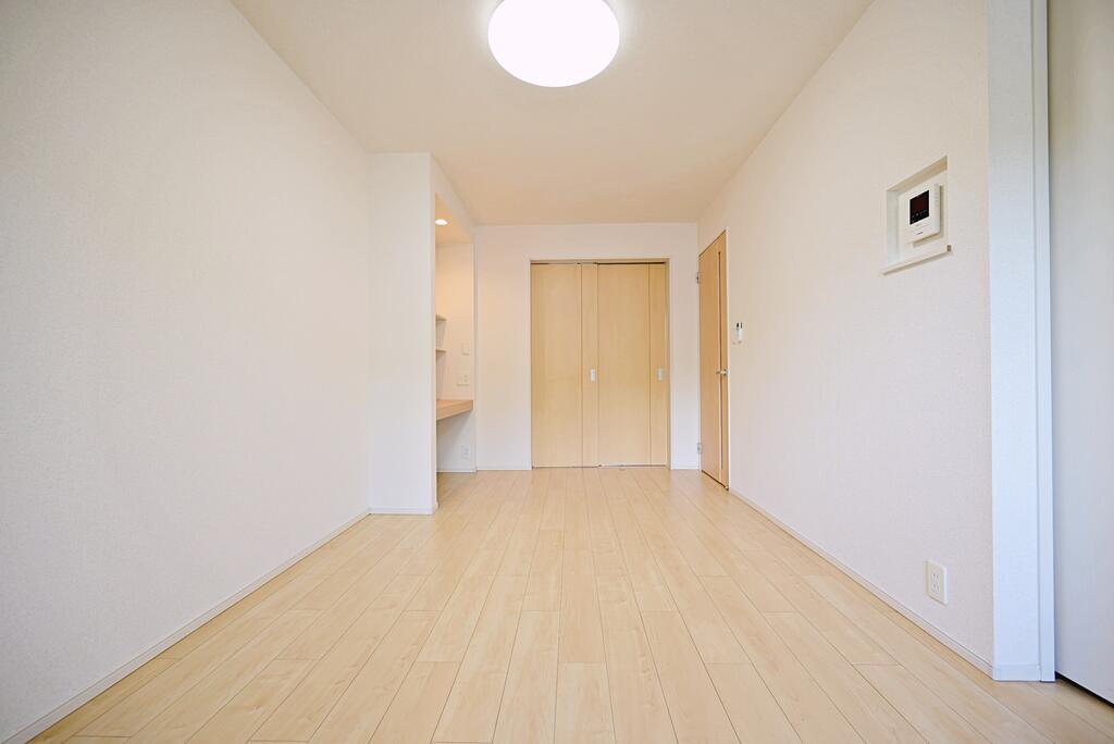 ＪＲ山陽本線 安芸中野駅 徒歩13分 2階建 築9年の居間写真