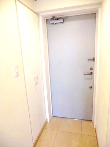 玄関　※反転タイプです。