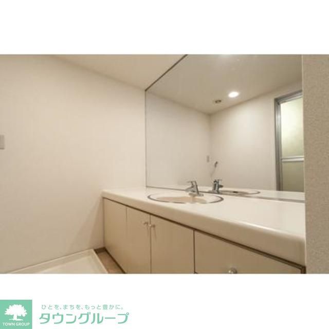 洗面設備　※写真は同タイプ住戸です。