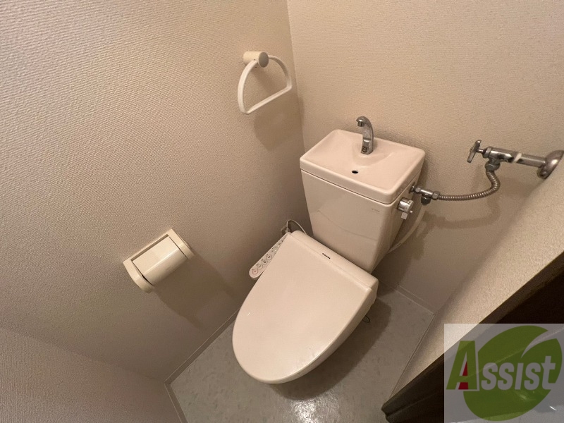 トイレ　こちらはトイレです。清潔感があり、安心して使用できます。