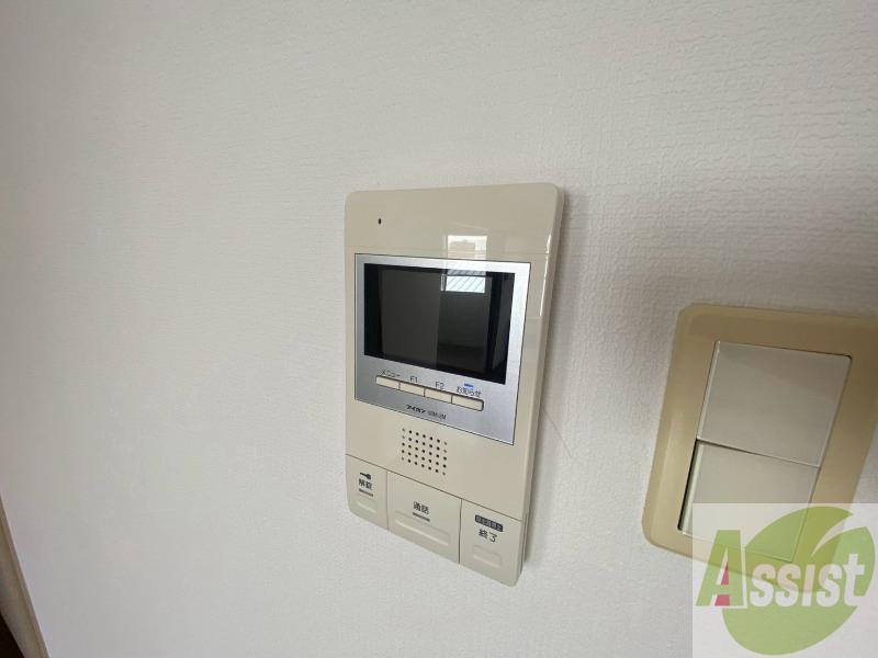 セキュリティ　ＴＶモニター付インターホンです。来客者の顔が見えるので安心！