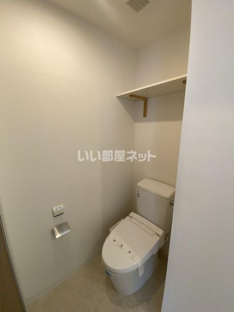 京王線 京王八王子駅 徒歩15分 3階建 築10年のトイレ写真