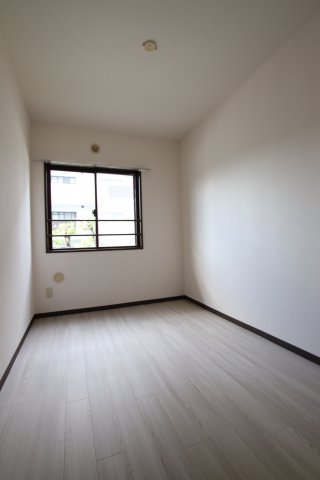 南海泉北線 泉ケ丘駅 徒歩13分 4階建 築31年の居間写真