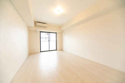 アヴェニール渋谷本町の居間写真