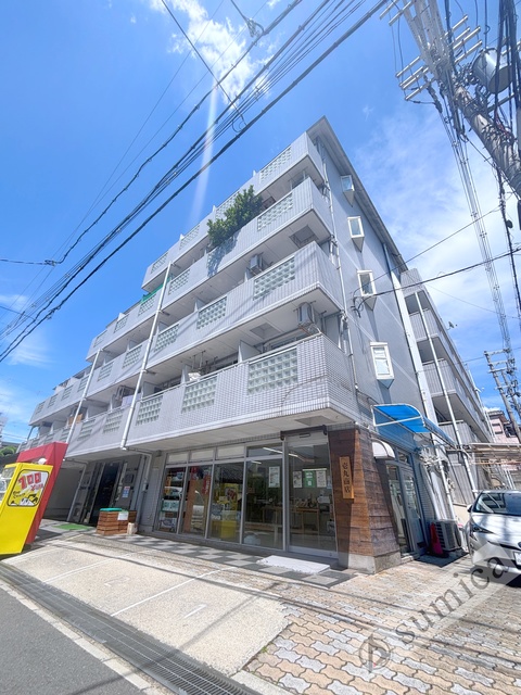 建物外観　スタイリッシュな建物です＾＾