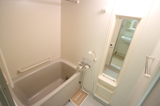 プラザハイツ二ツ屋A棟の風呂写真