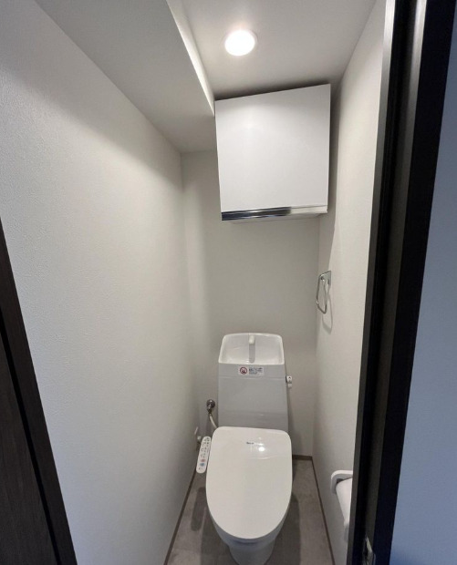 京王線 明大前駅 徒歩10分 4階建 築1年のトイレ写真
