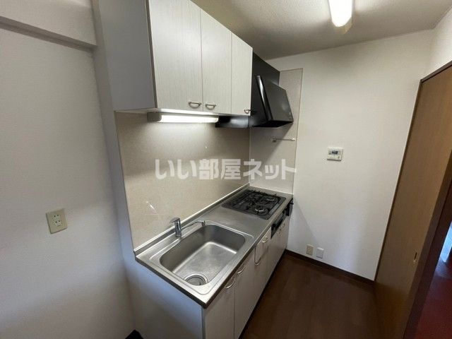 ＪＲ両毛線 国定駅 徒歩35分 3階建 築25年のキッチン写真