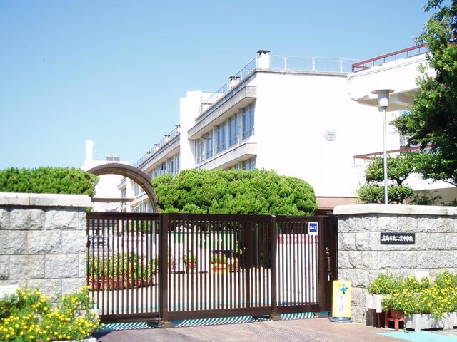 中学校　広島市立二葉中学校（中学校）まで308m