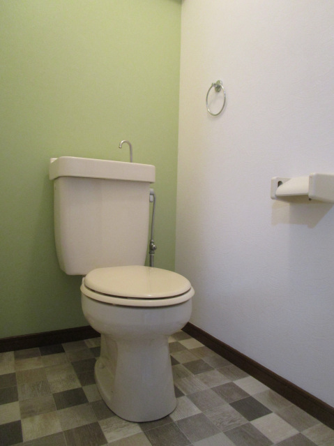 地下鉄空港線 西新駅 徒歩6分 7階建 築36年のトイレ写真