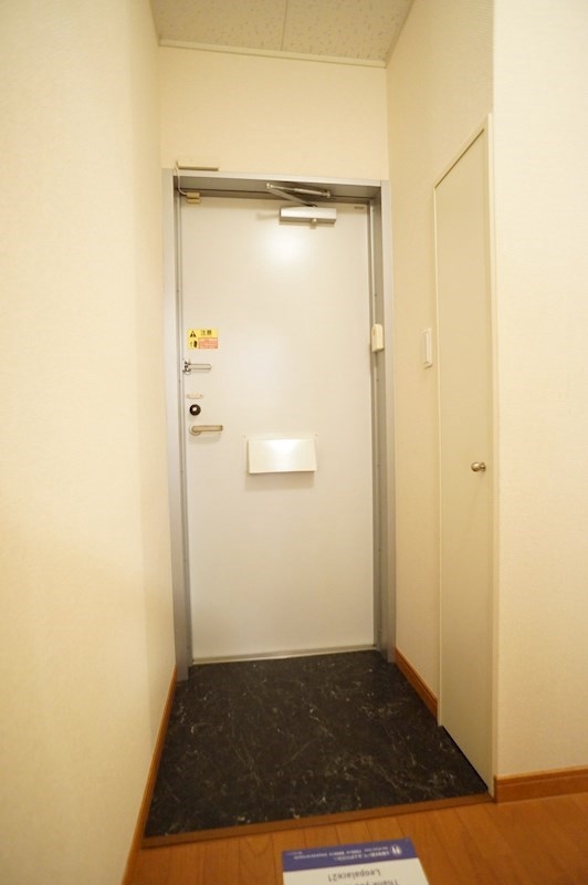 ＪＲ香椎線 伊賀駅 徒歩12分 2階建 築25年の玄関写真