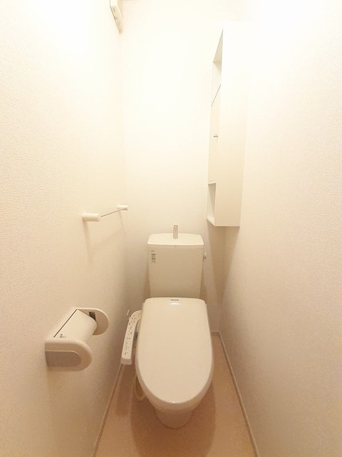 トイレ　温水洗浄便座