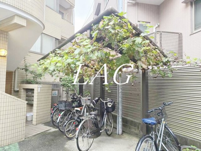 その他共有部分　駐輪場になります。