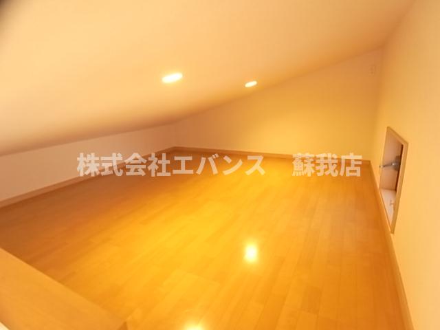 その他部屋・スペース　広くて明るい寝室