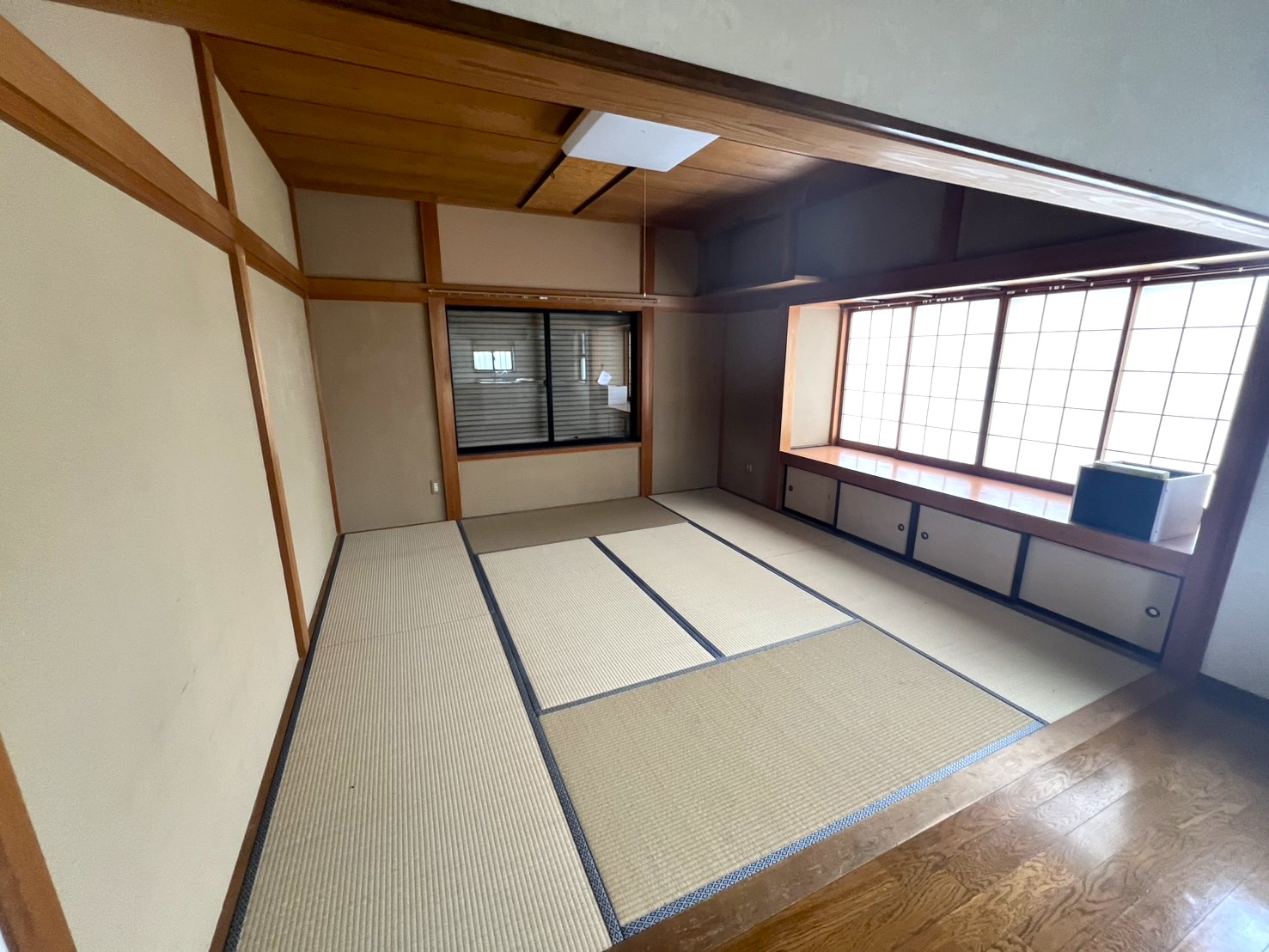 小島田店舗併用住宅の居間写真