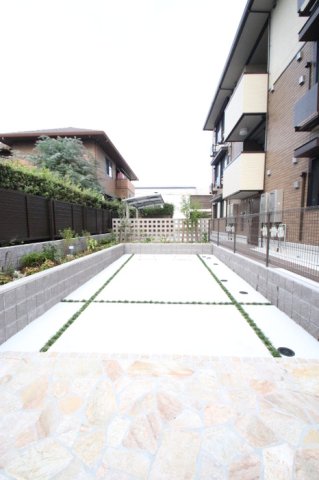 駐車場　D-room地行