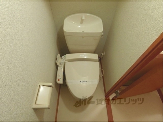 レオパレスアイリのトイレ写真