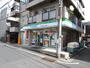 コンビニ　ファミリーマート世田谷北沢三丁目店（コンビニ）まで378m