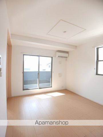 ＪＲ山陽本線 東福山駅 バス乗車時間：24分 最寄りバス停で下車 徒歩6分 2階建 築15年の居間写真