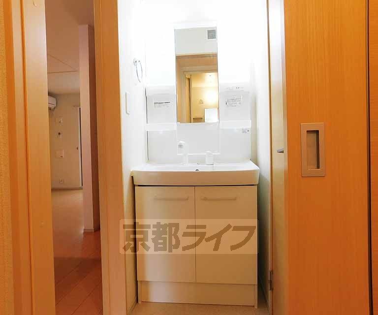 洗面設備　ピカピカ洗面台