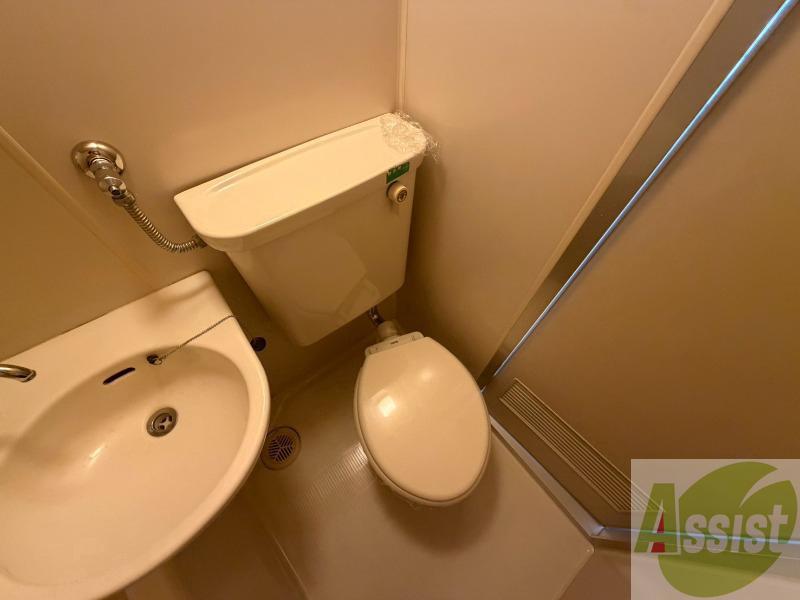 地下鉄東西線 西２８丁目駅 徒歩9分 4階建 築39年のトイレ写真