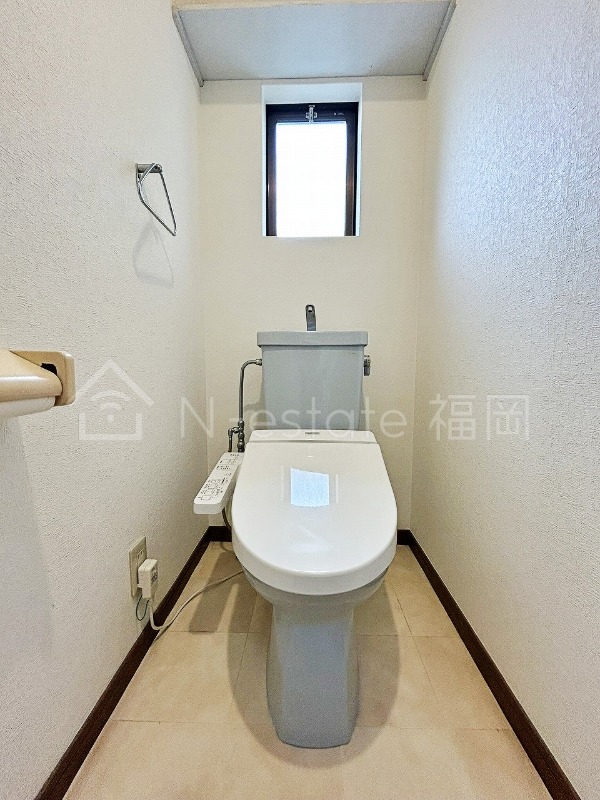 地下鉄空港線 西新駅 徒歩15分 3階建 築33年のトイレ写真