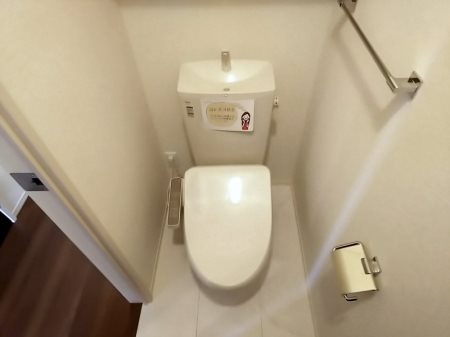 トイレ　※同タイプのお部屋の画像です