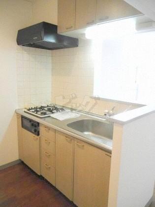 キッチン　作業台との一体感が嬉しいシステムキッチン付きです♪