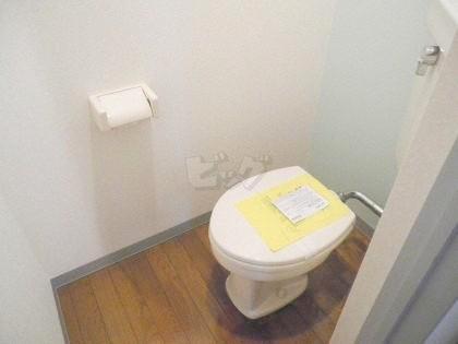 トイレ　弊社ではウォシュレットの取付もお手頃価格で承っております♪