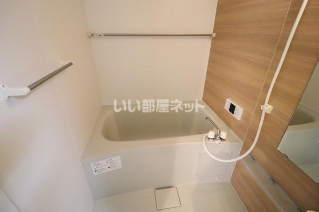 ＪＲ両毛線 駒形駅 徒歩17分 3階建 築12年の風呂写真