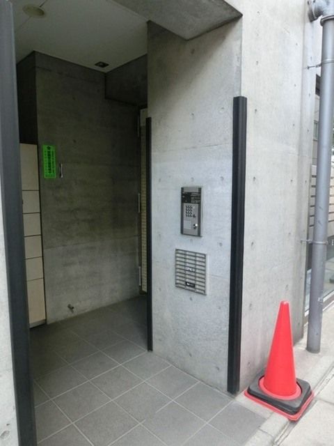 エントランス　お部屋探しはタウンハウジングへ♪