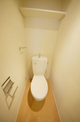 トイレ　参考写真：別部屋タイプ