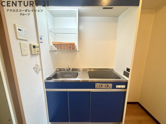 キッチン　電気コンロ付きのコンパクトなキッチンです！