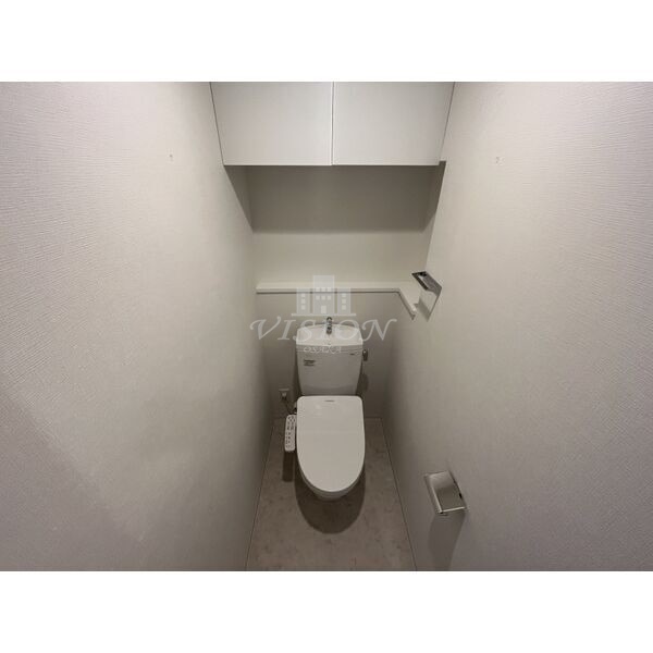 地下鉄御堂筋線 東三国駅 徒歩5分 15階建 築1年のトイレ写真